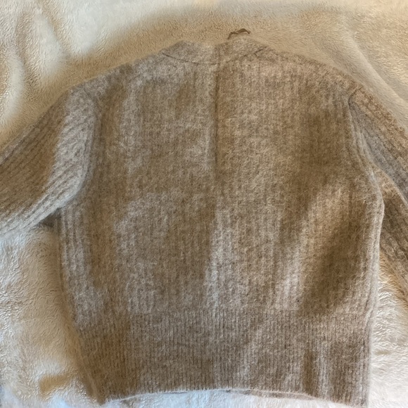 & other stories cream colored wool and alpaca blend cardigan. Size S - Picture 4 of 5